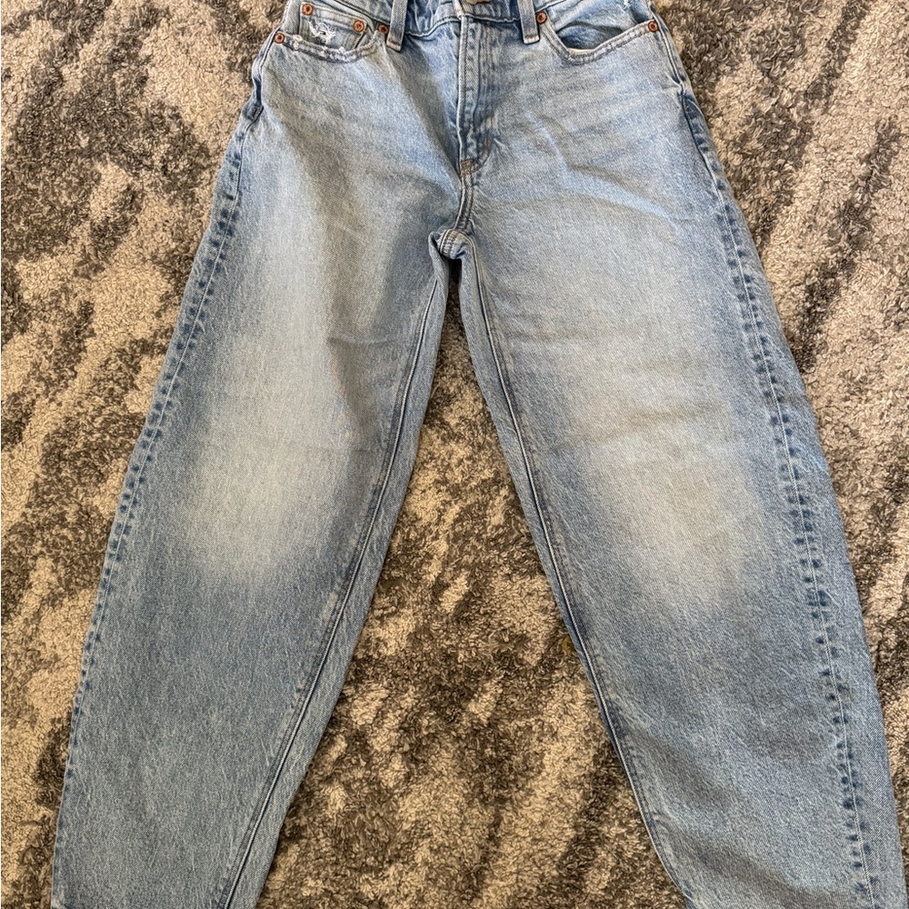 American Eagle Outfitters Barrel Jeans
